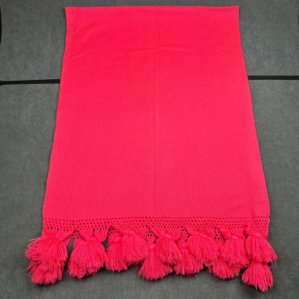 Hot Pink Woven Shawl Tassel Fringe Crochet Trim Magenta Table Runner 27x38 vtg